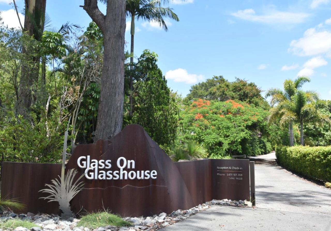 Glass On Glasshouse Glass House Mountains Exterior photo